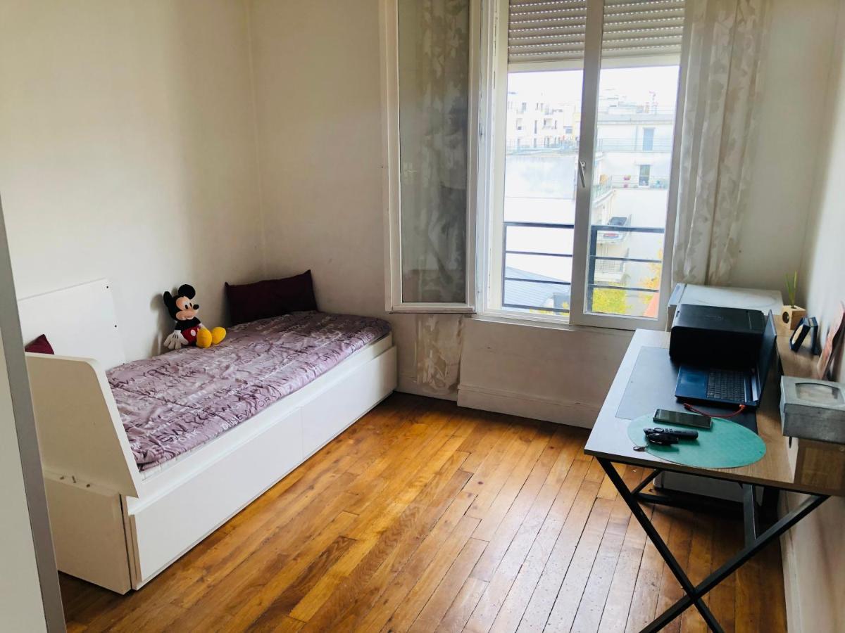 Appartement Tres Calme A 10Mn De Paris - Woman & Couples Only Courbevoie Bagian luar foto