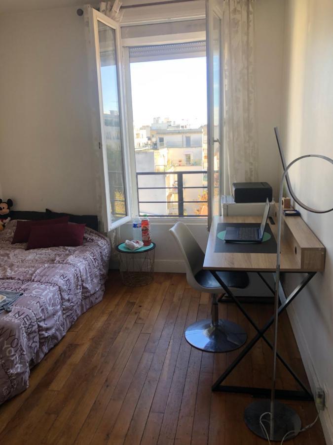 Appartement Tres Calme A 10Mn De Paris - Woman & Couples Only Courbevoie Bagian luar foto